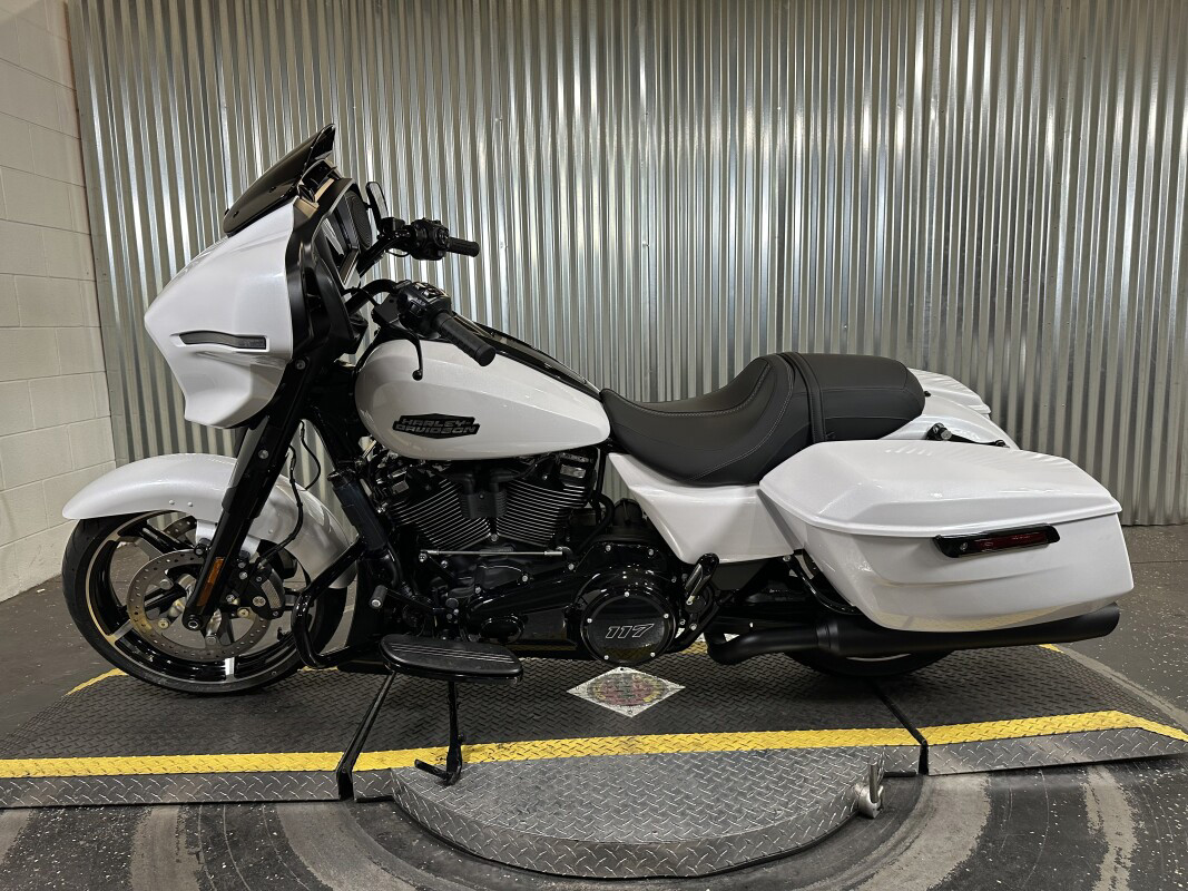Street Glide®
