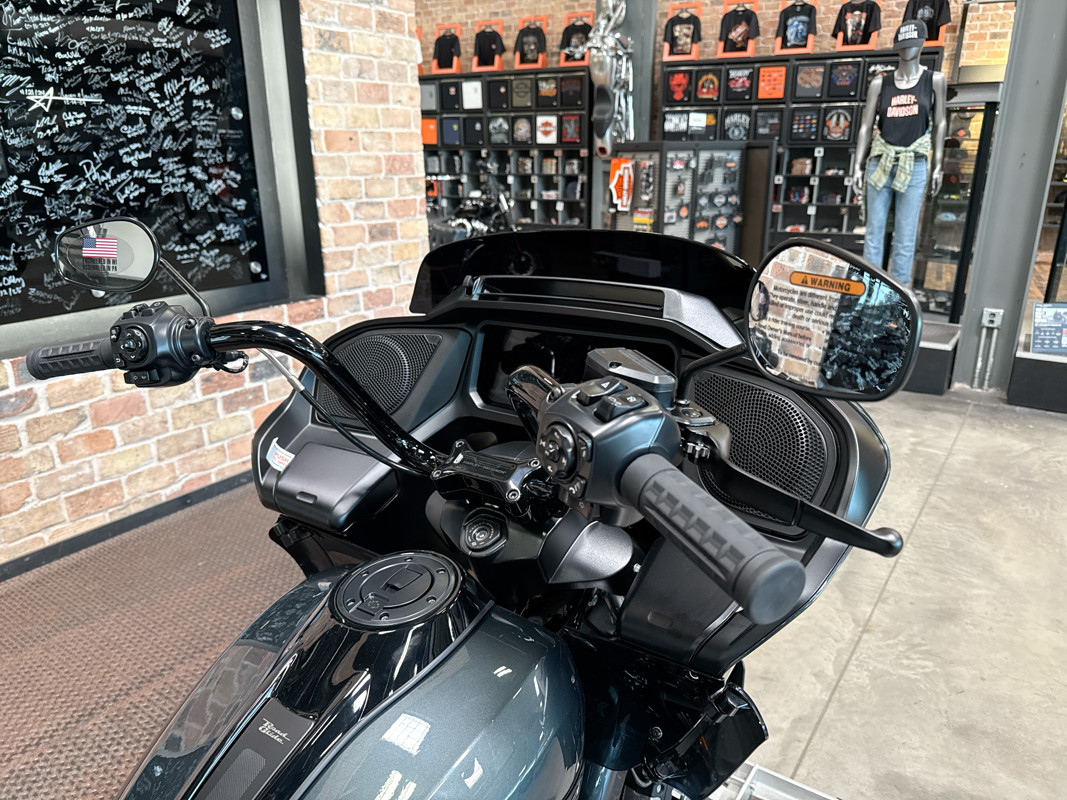Road Glide®