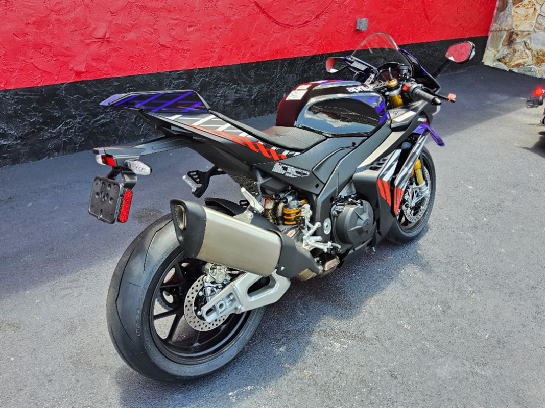 RSV4 1100