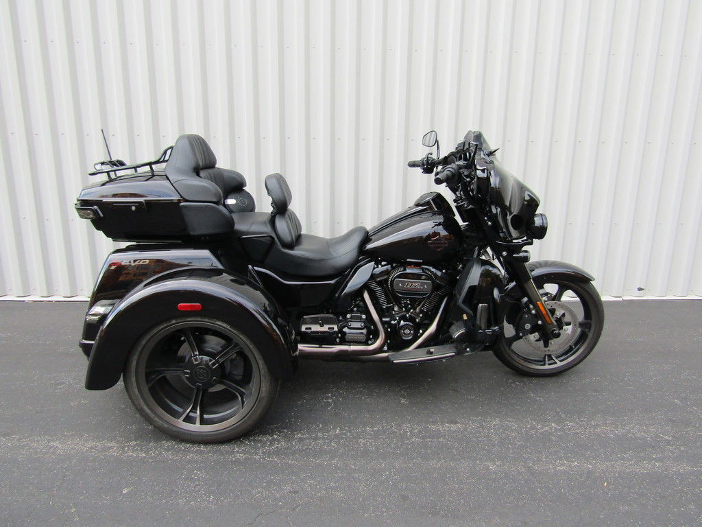 CVO® Tri Glide® Ultra