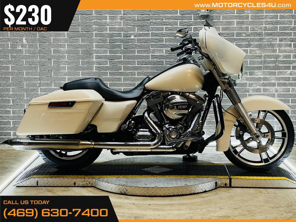 Street Glide®