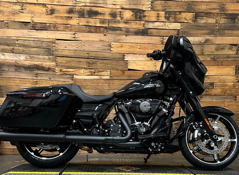 Street Glide®