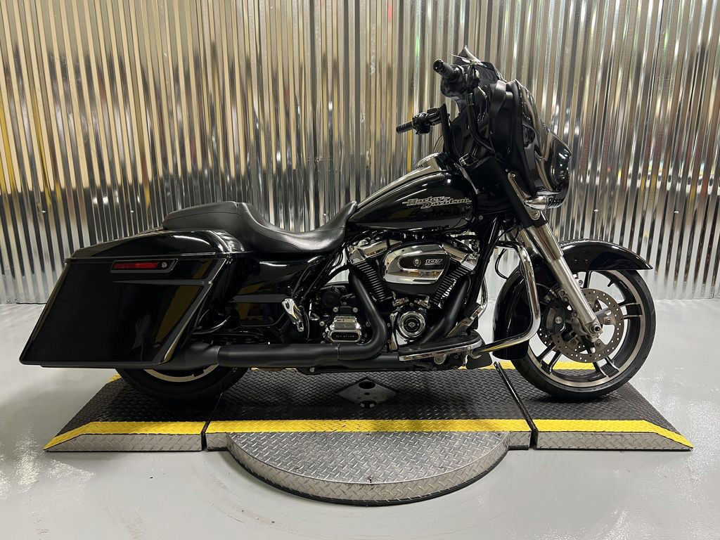 Street Glide®