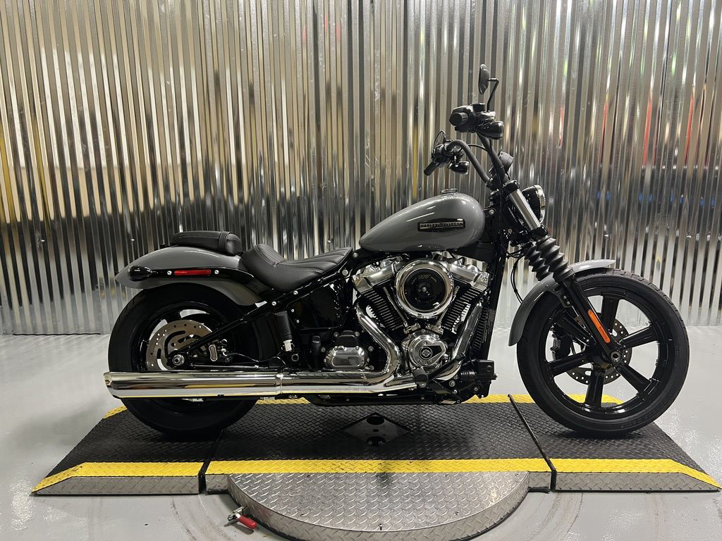 Street Bob®