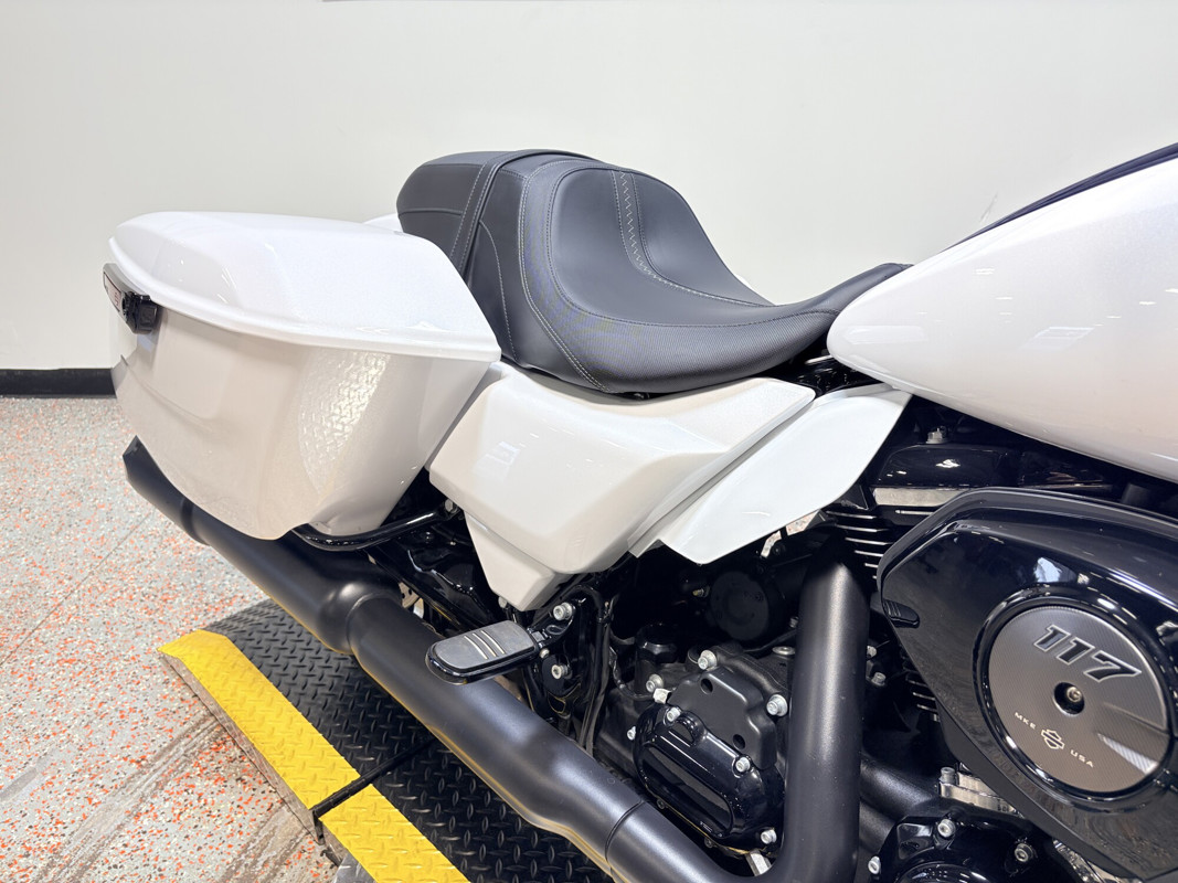 Street Glide®