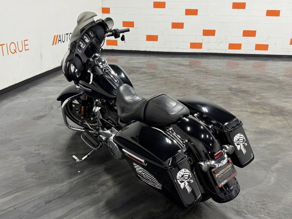 Street Glide®