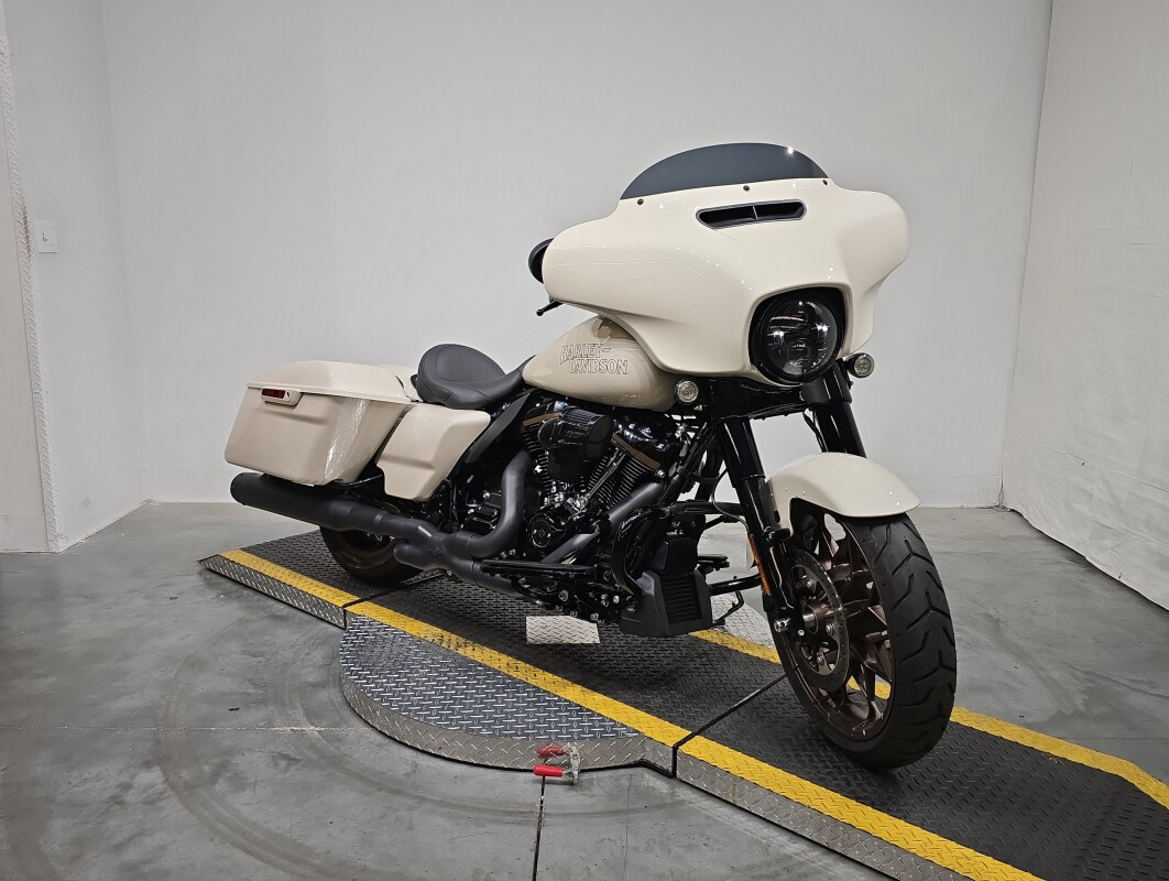 Street Glide® ST