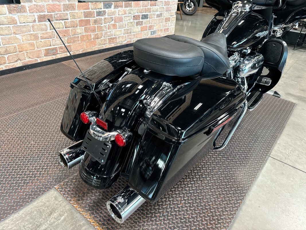 Street Glide®