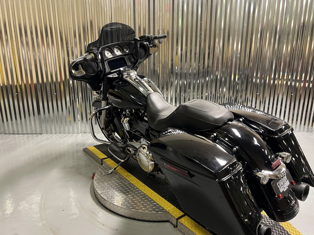 Street Glide®