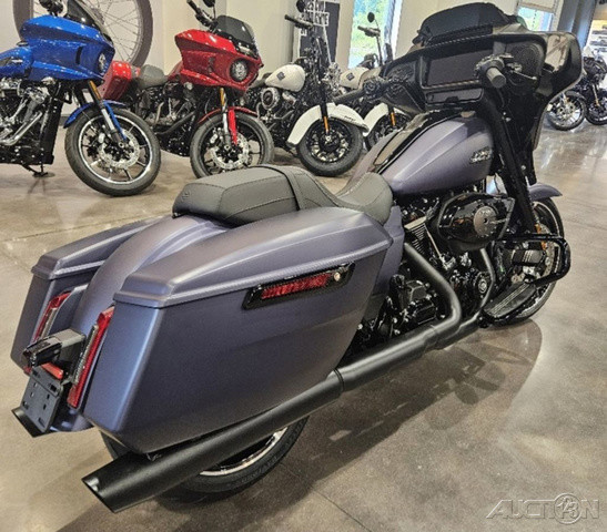 Street Glide®