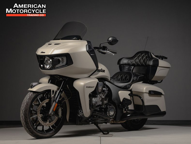 Pursuit Dark Horse Premium Package