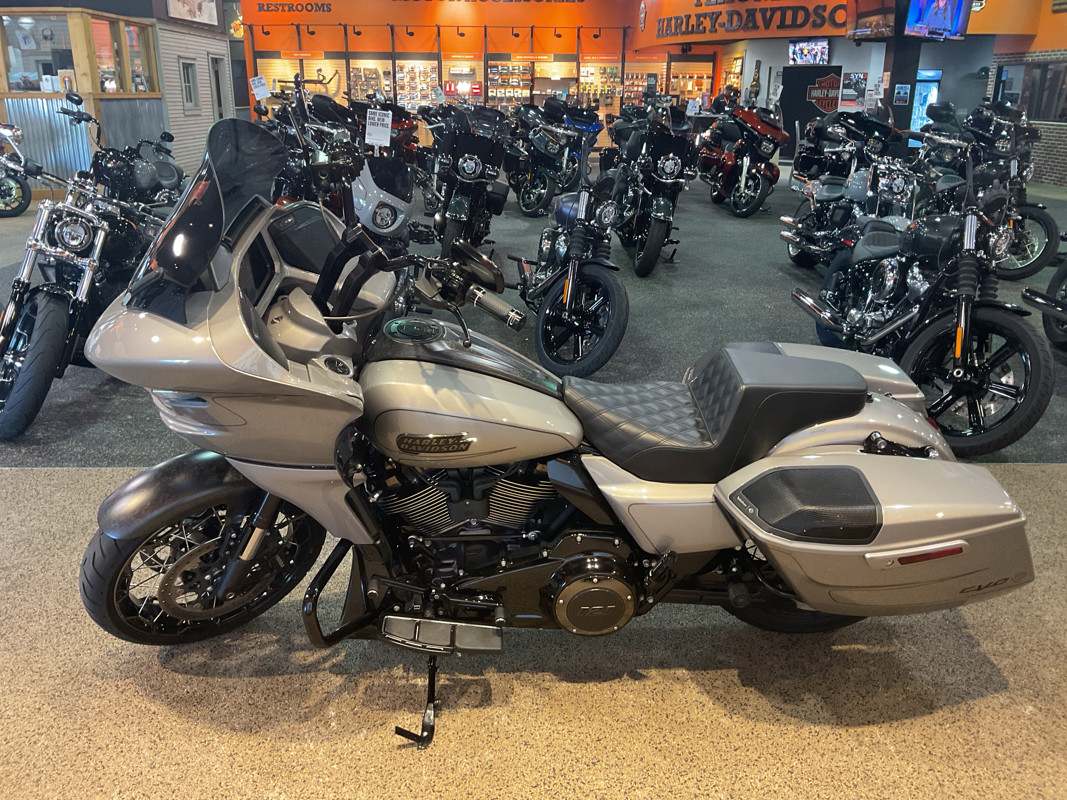 CVO® Road Glide®
