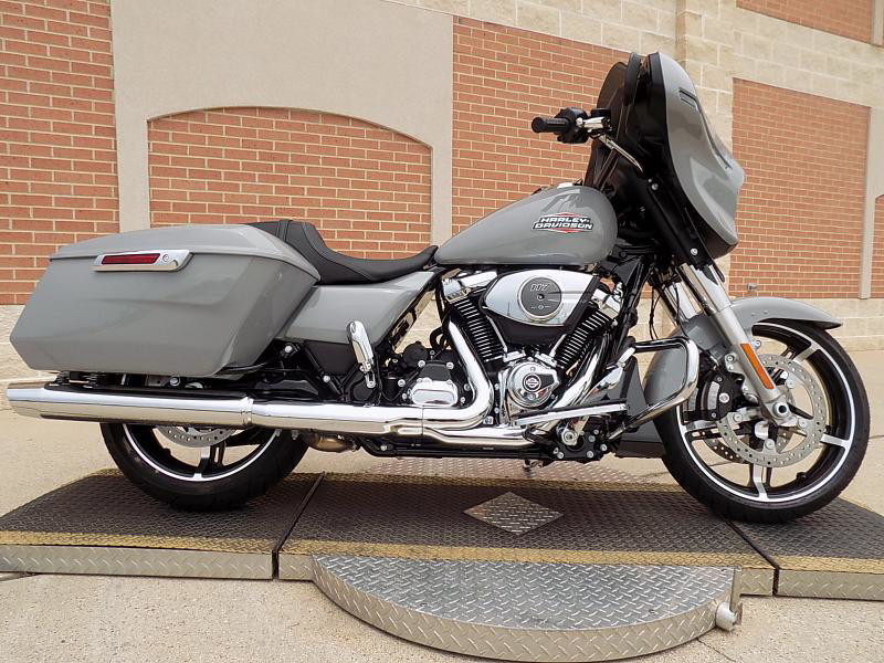 Street Glide®