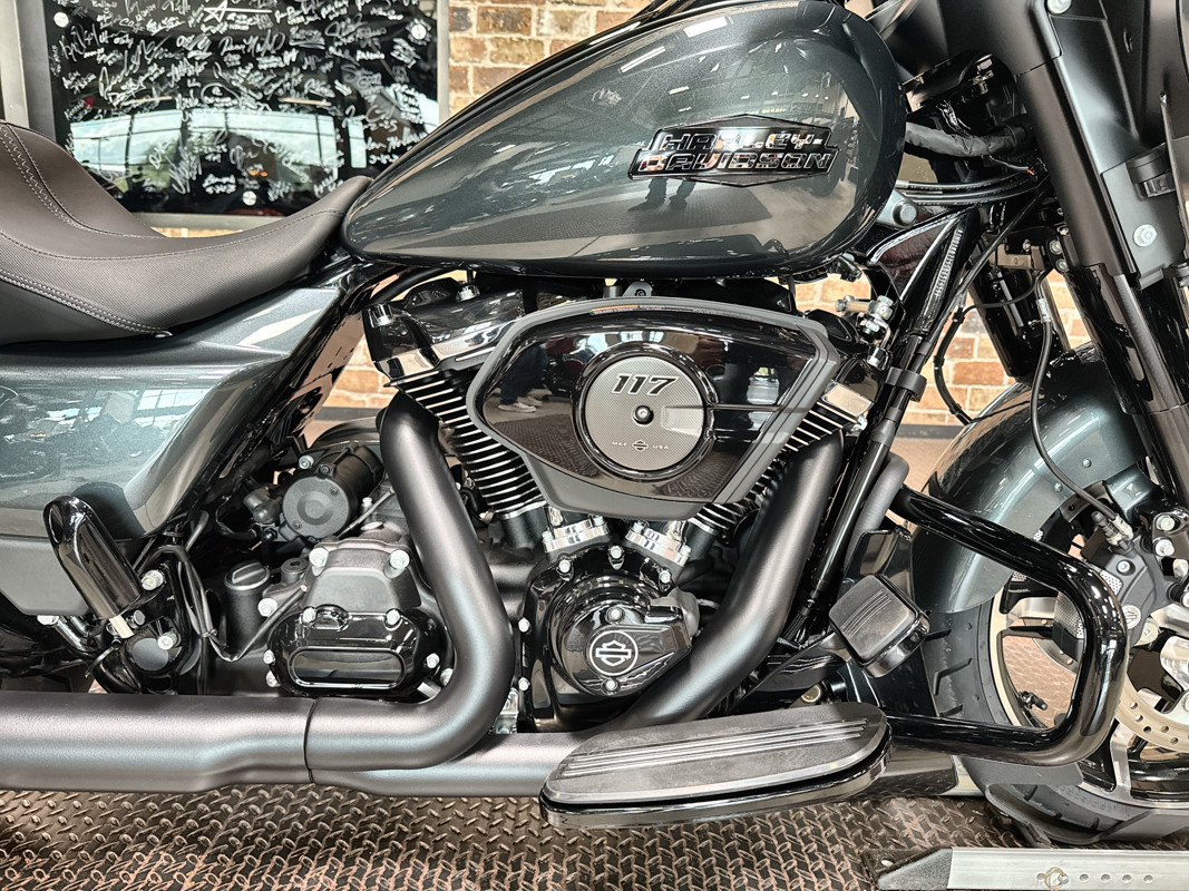 Street Glide®
