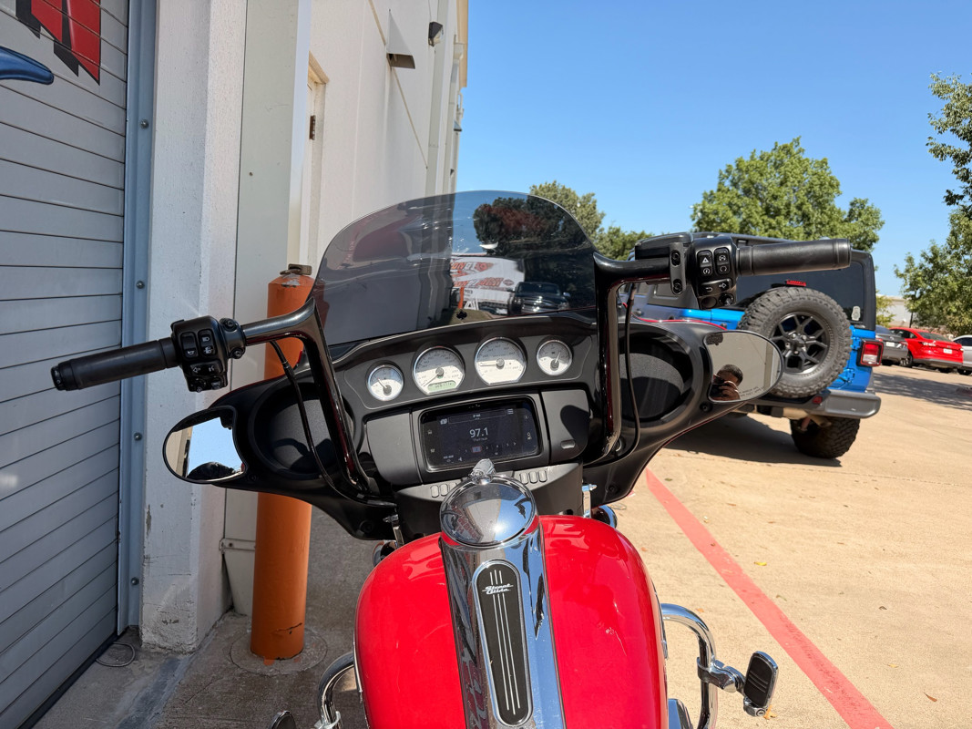Street Glide®