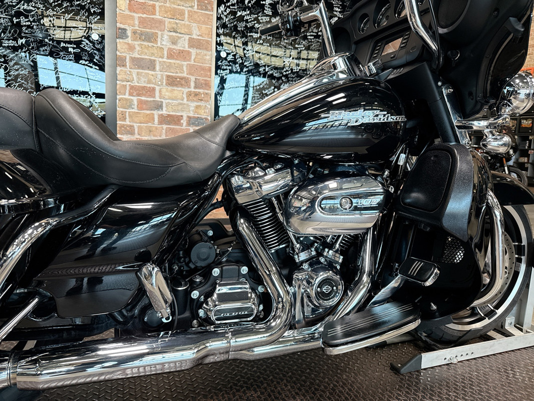Street Glide®