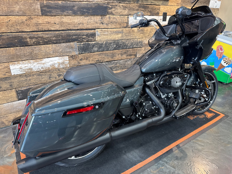 Road Glide®