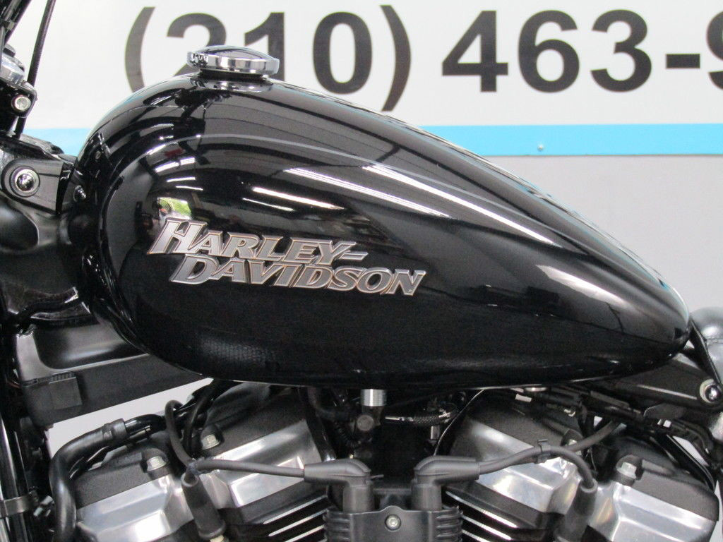 Street Bob®