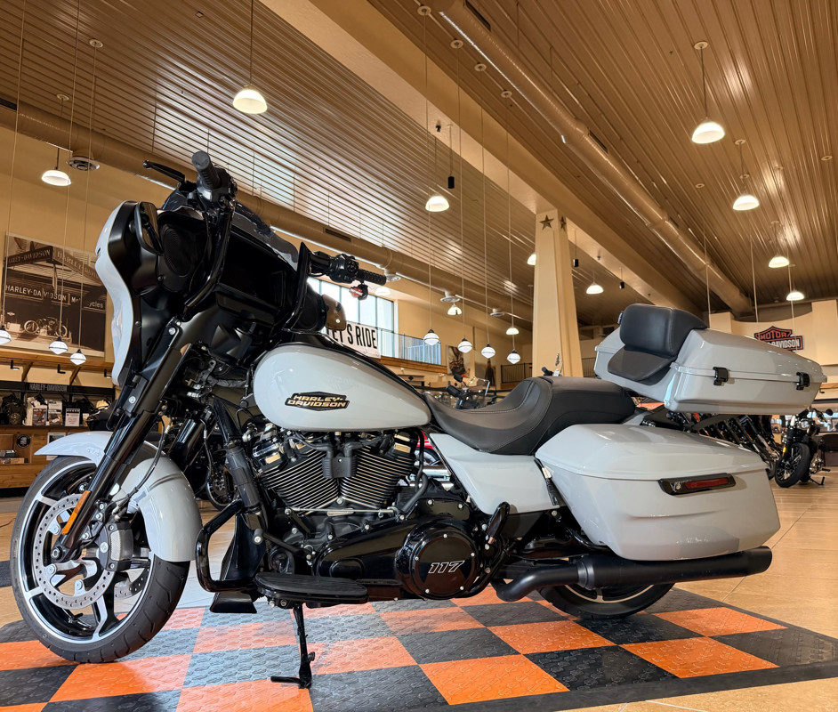 Street Glide®