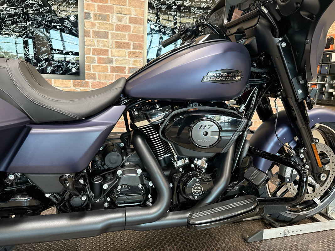 Street Glide®