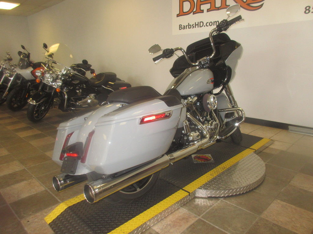 Road Glide®