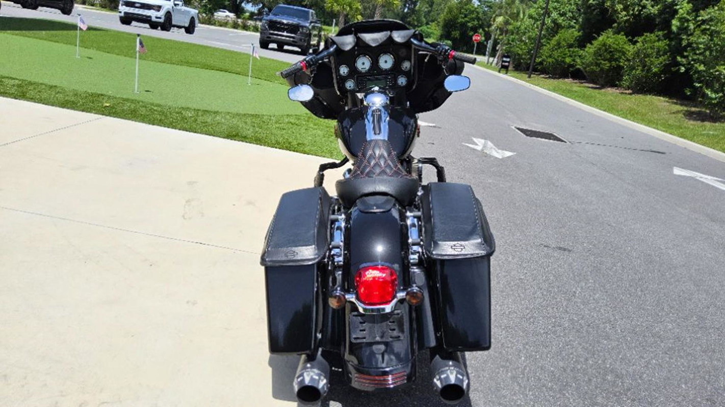 Street Glide®