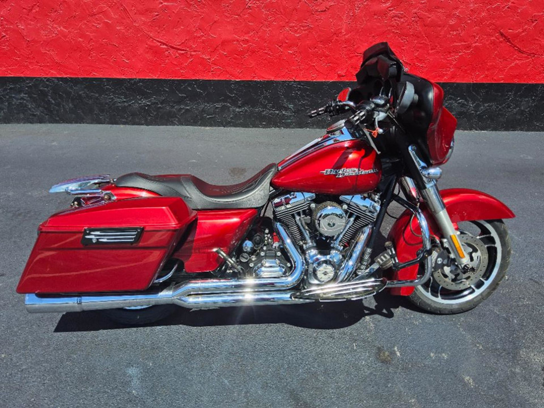 Street Glide®