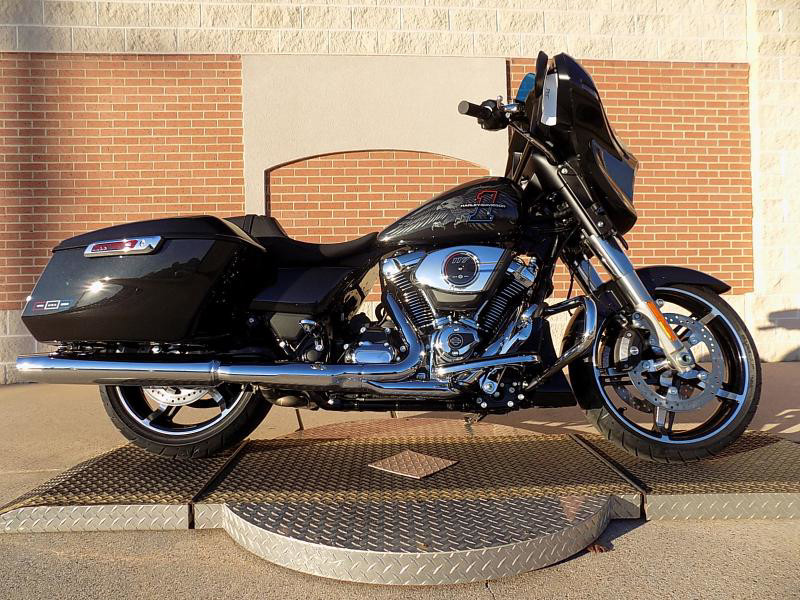 Street Glide®