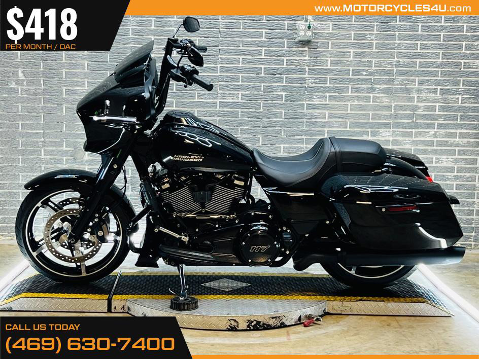Street Glide®