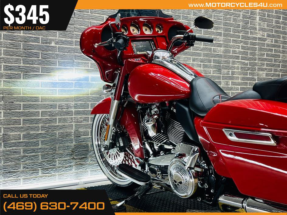 Street Glide®