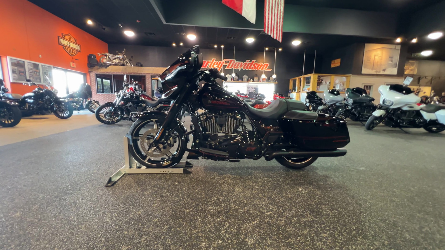 Street Glide®