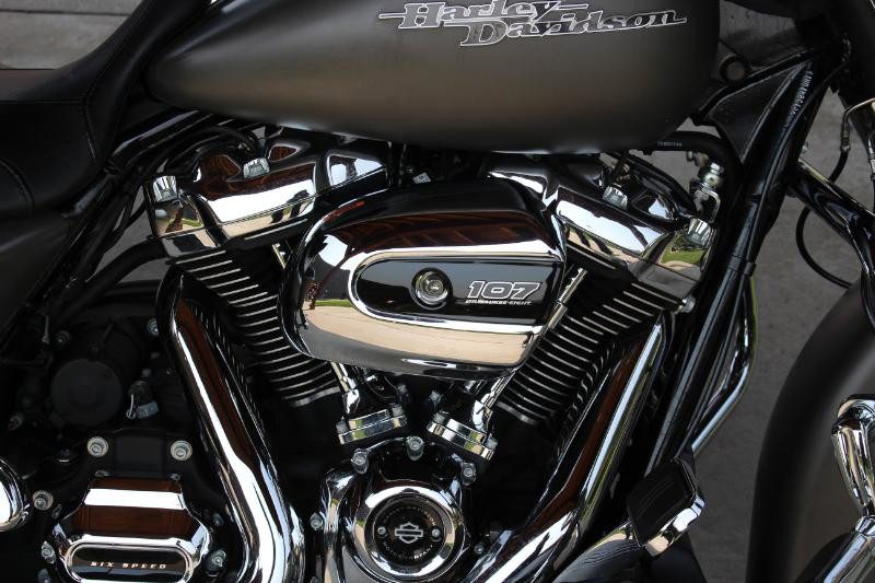 Street Glide®