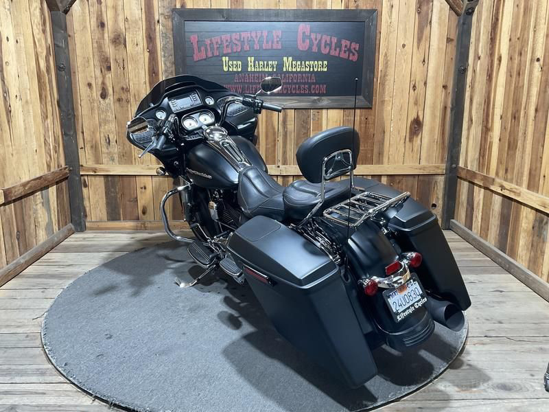 Road Glide®
