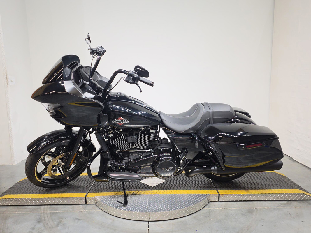 Road Glide®