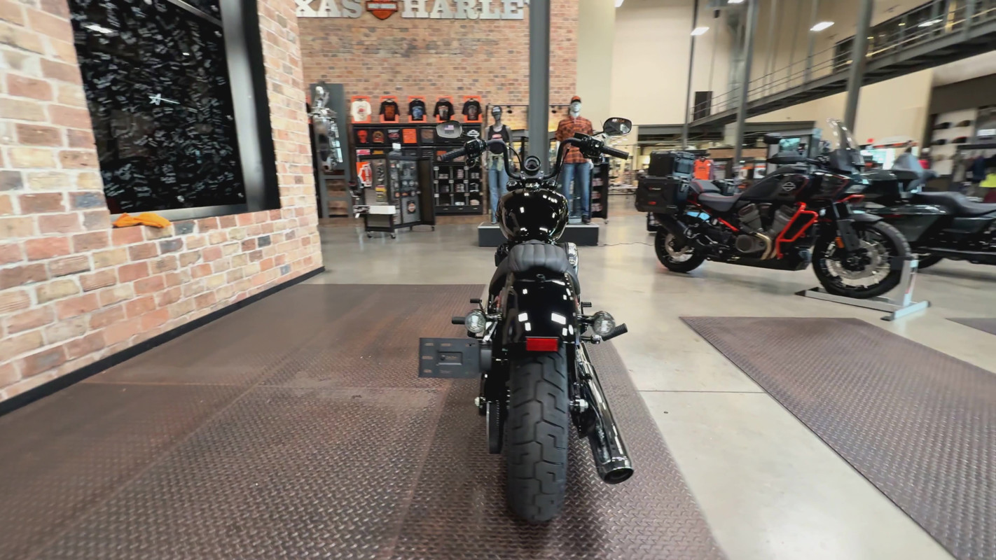 Street Bob®