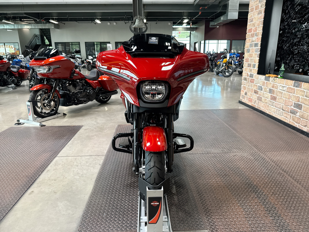 Street Glide®