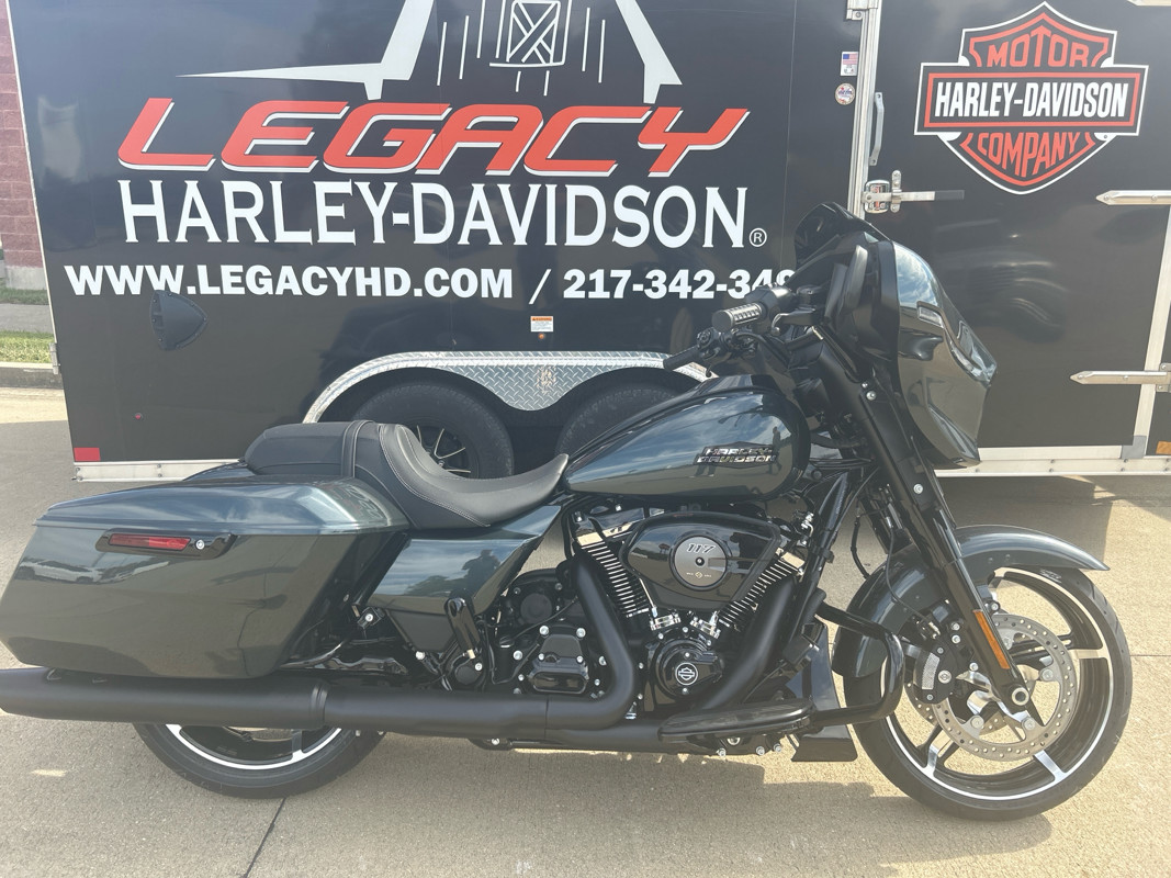Street Glide®