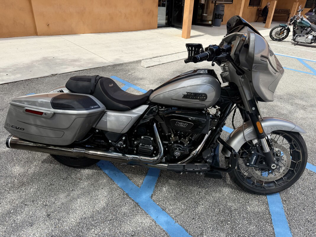 CVO® Street Glide®