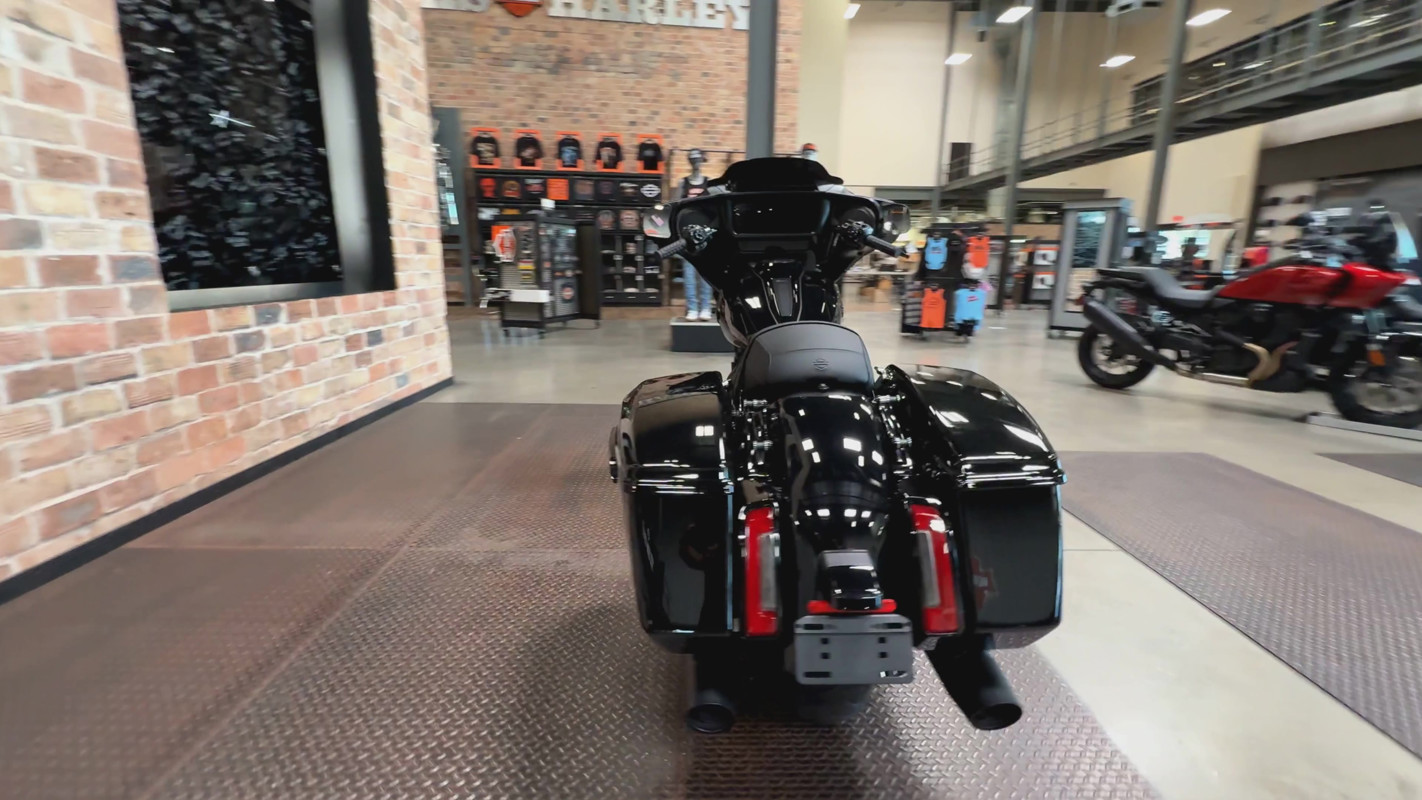 Street Glide®