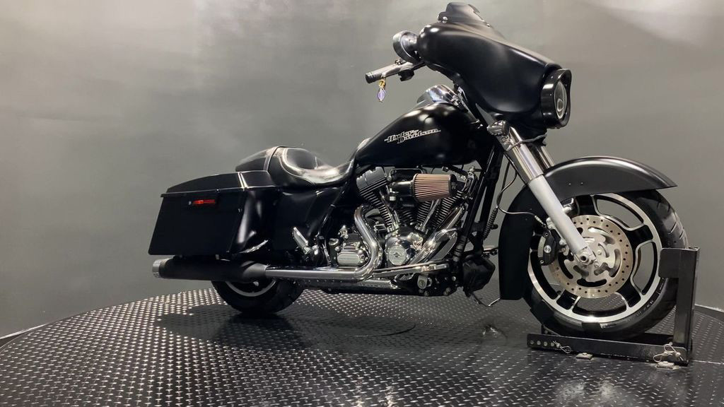 Street Glide®