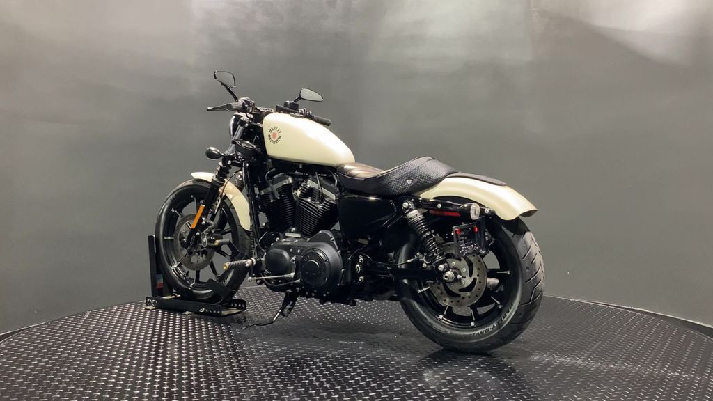 Iron 883®
