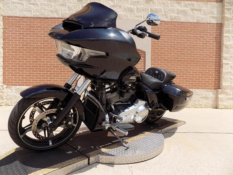 Road Glide®