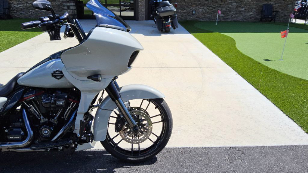 Road Glide®
