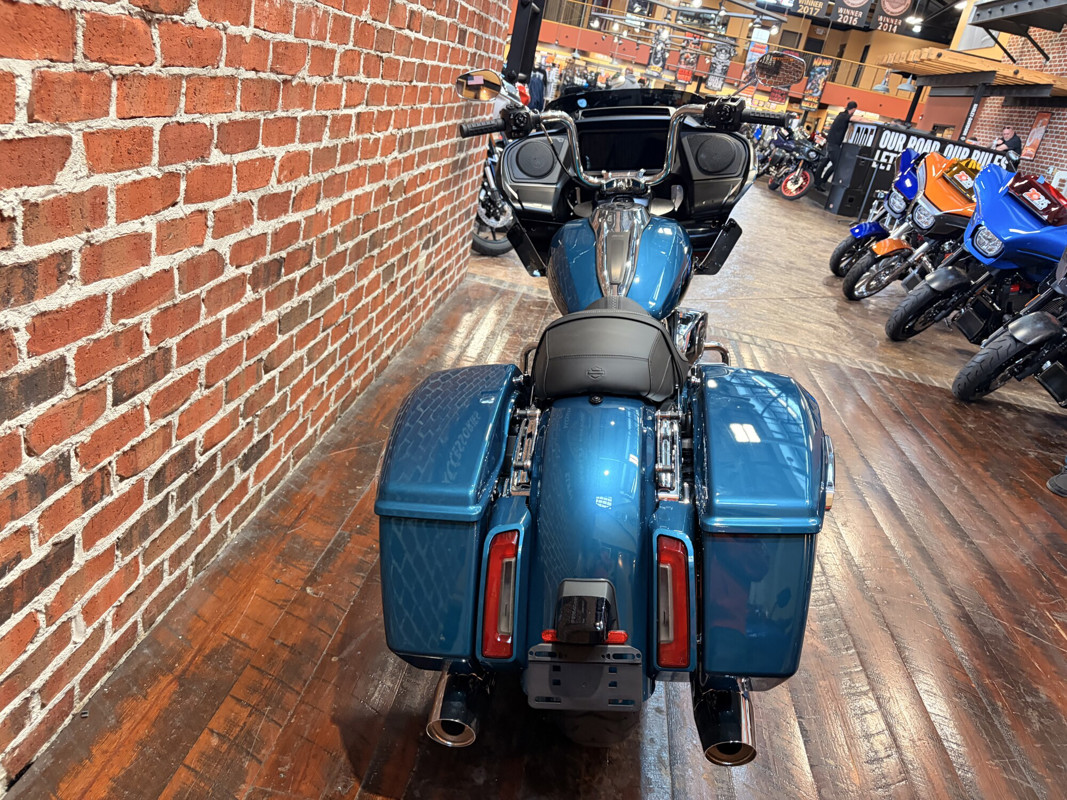 Road Glide®