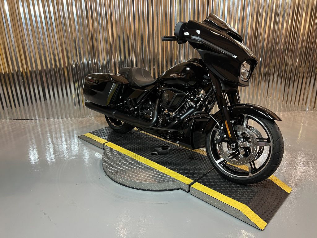 Street Glide®