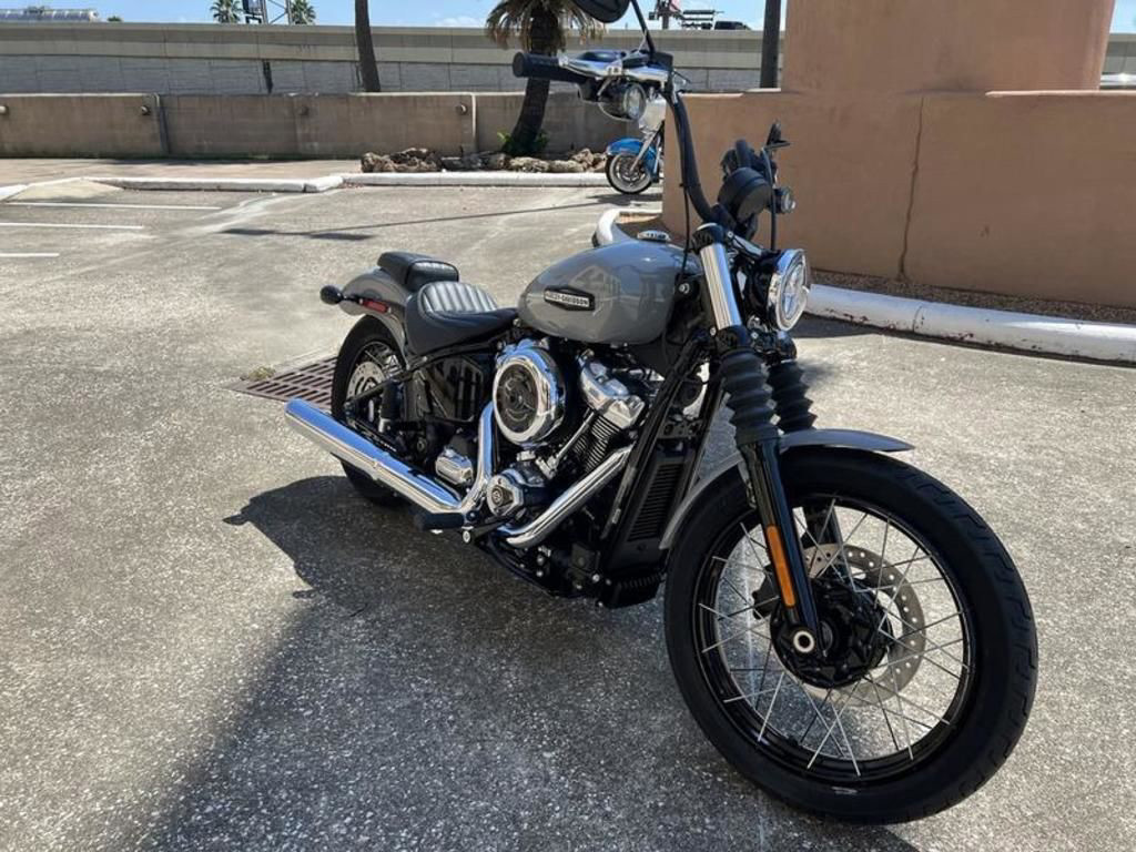 Street Bob®
