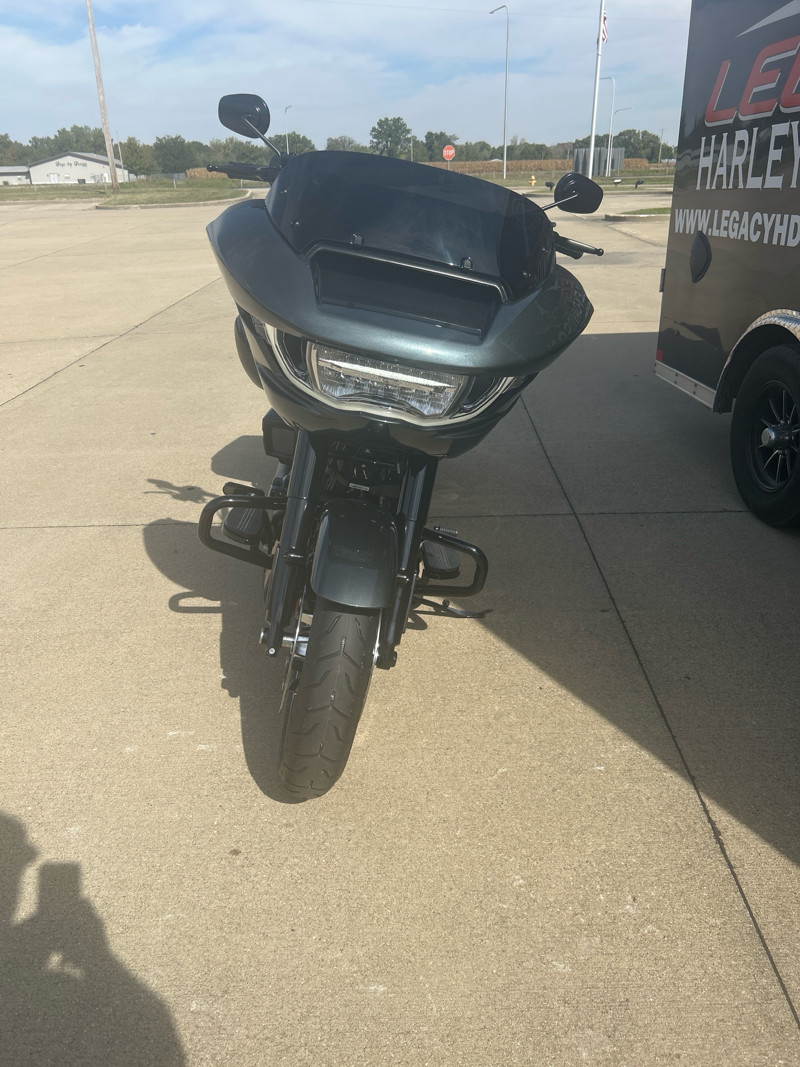 Road Glide®