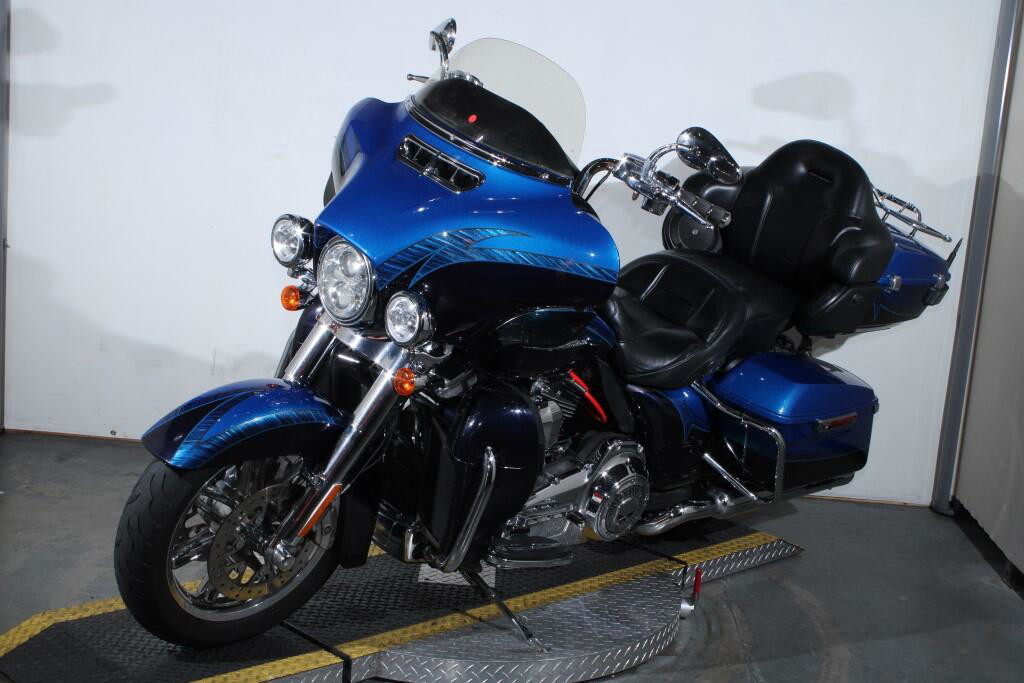 CVO® Electra Glide® Ultra Limited