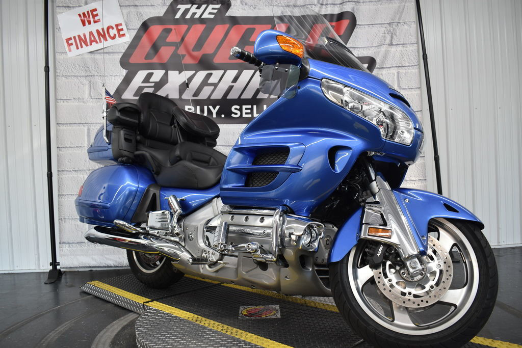 Gold Wing (Audio/Comfort)