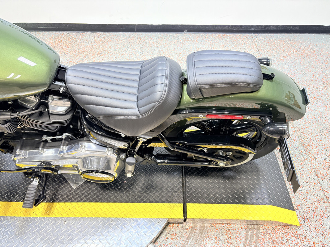 Street Bob®
